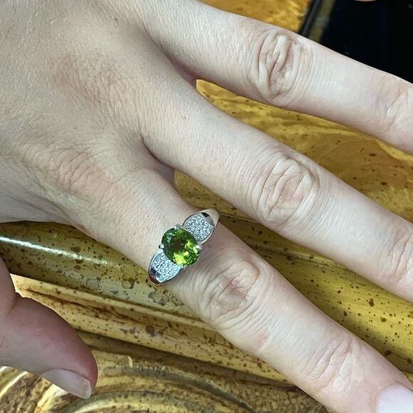 Natural Peridot Sterling Silver Ring Size 9 - Picture 4 of 8